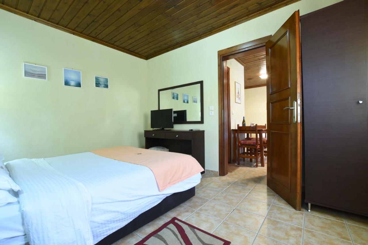 Haus Platanos Apartments & Bungalows By The Sea Vourvourou Exterior foto