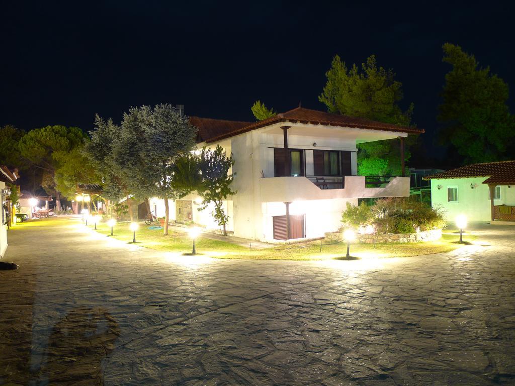 Haus Platanos Apartments & Bungalows By The Sea Vourvourou Exterior foto