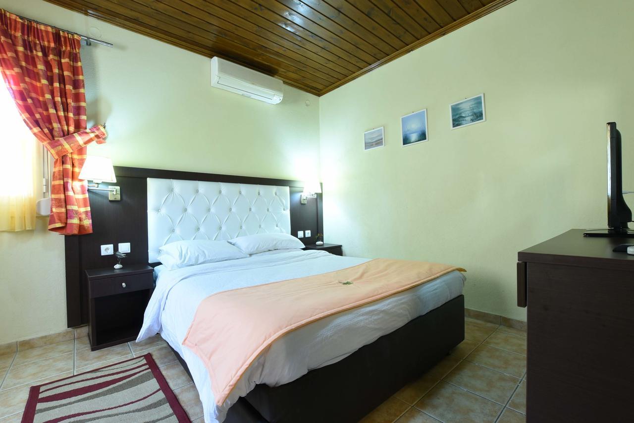 Haus Platanos Apartments & Bungalows By The Sea Vourvourou Exterior foto